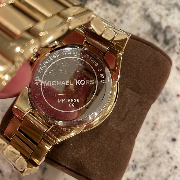 Michael Kors Gold Camille Watch in Pristine Condition - Picture 6 of 6